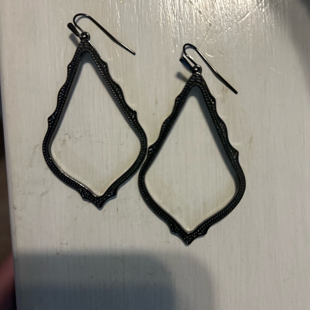 Kendra Scott “Sophee” Black Teardrop Earrings
